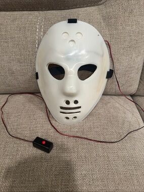 LIGHT UP GOALIE MASK FRIDAY THE 13TH JASON STYLE HALLOWEEN